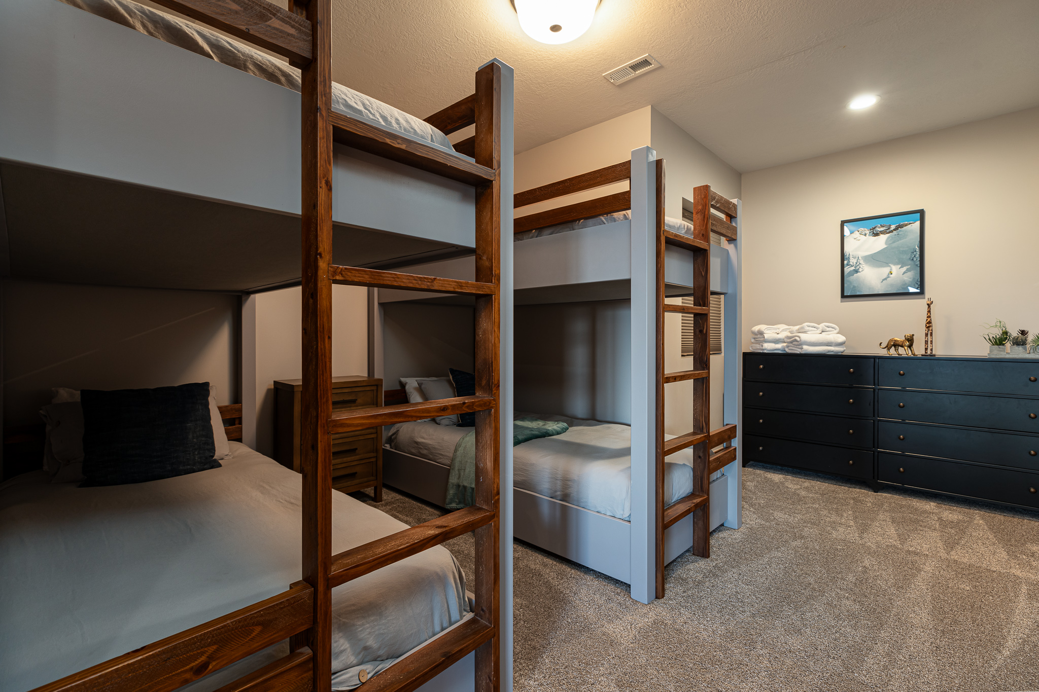 Bunk beds room (adult size twin beds)