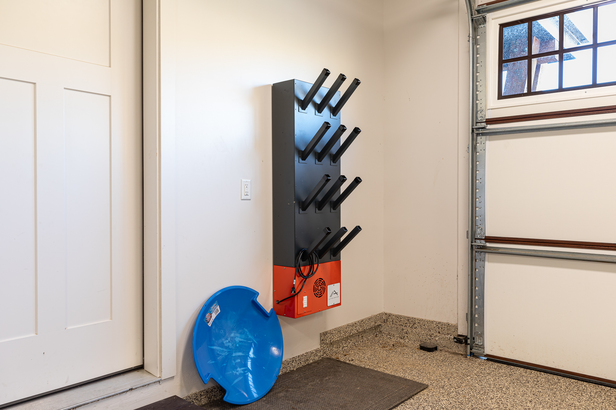 Boot warmer in the garage