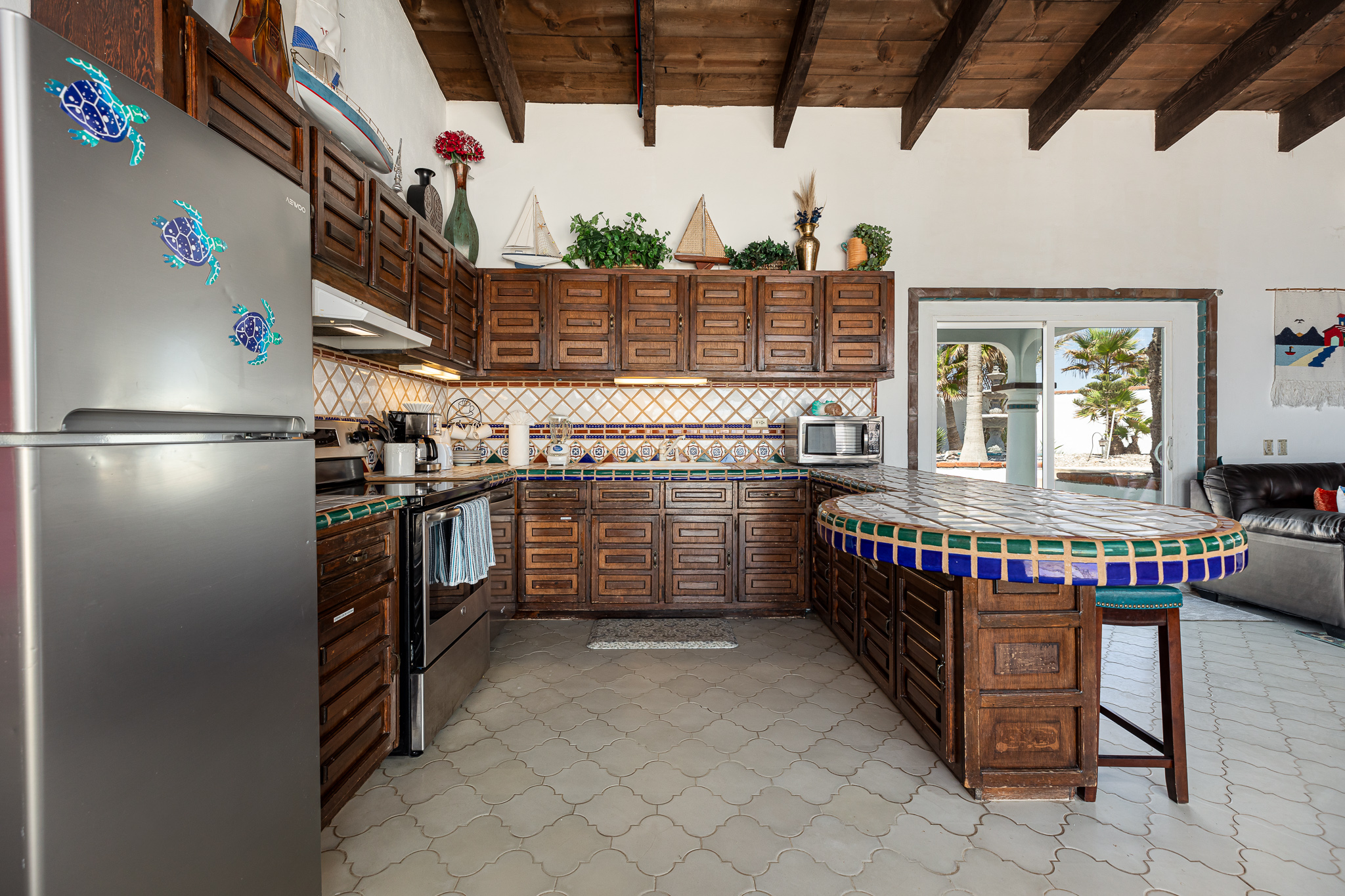 Sunrise House kitchen