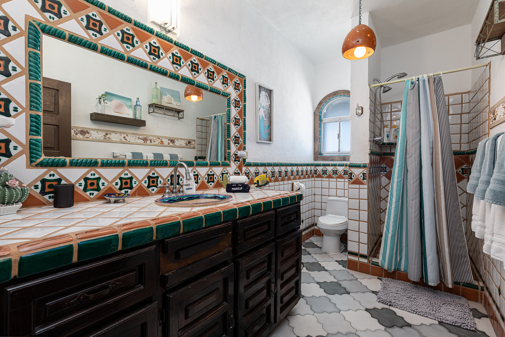 Sunrise House Guest Bunk Bathroom